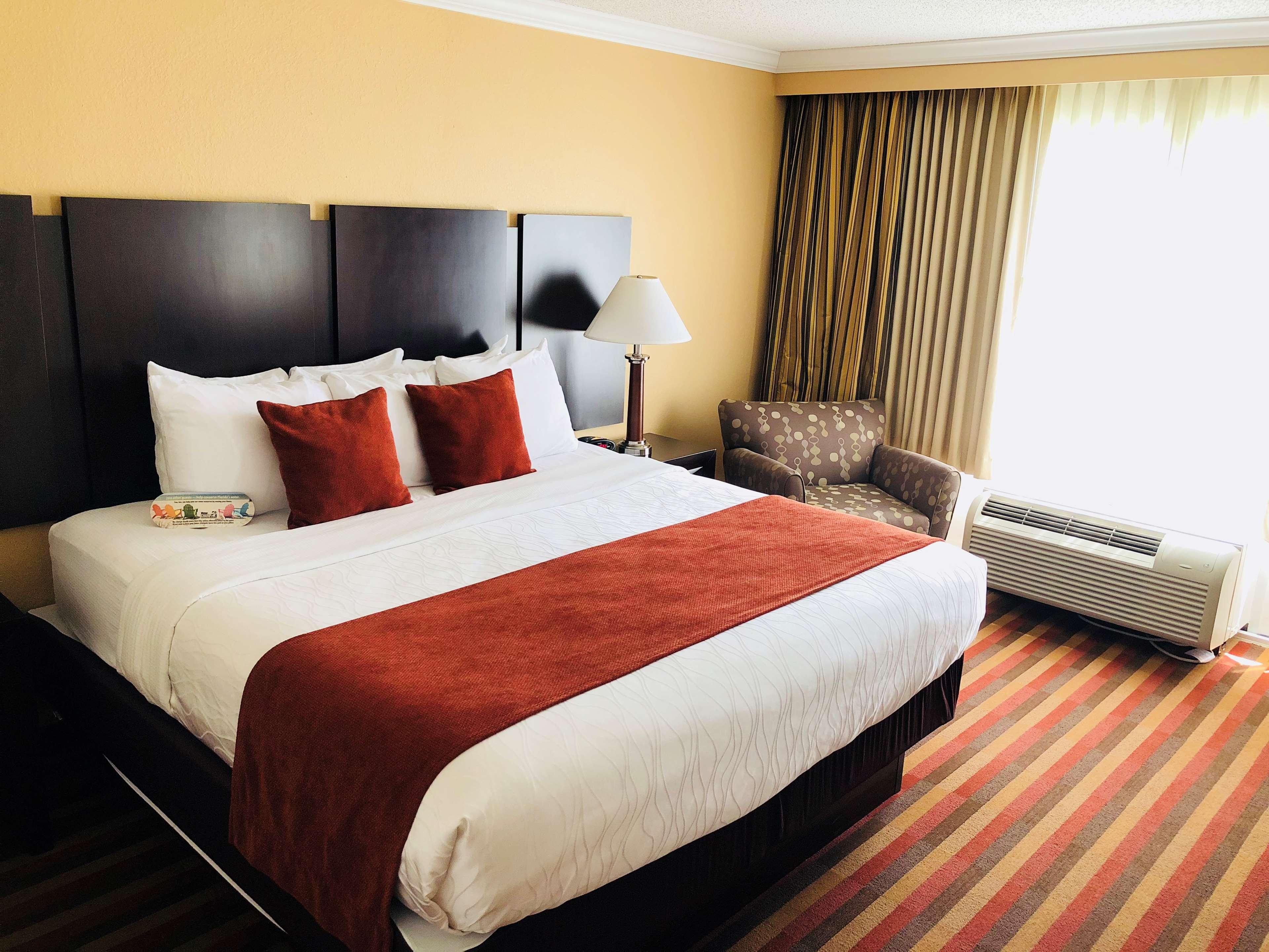 Best Western Plus Ambassador Suites Venice Gardens Buitenkant foto